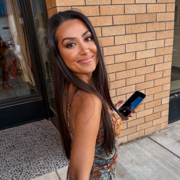 Meet your Posher, Andrea - Picture 1 of 6